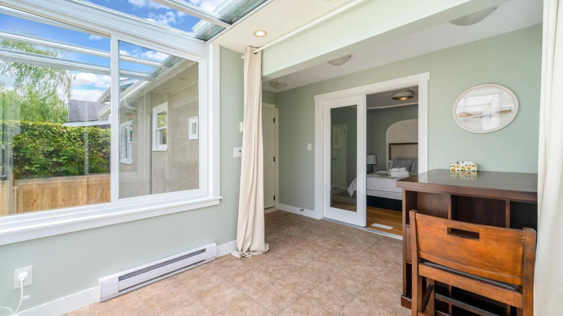 Comfort House In Kerrisdale Private And Shared Rooms Vancouver