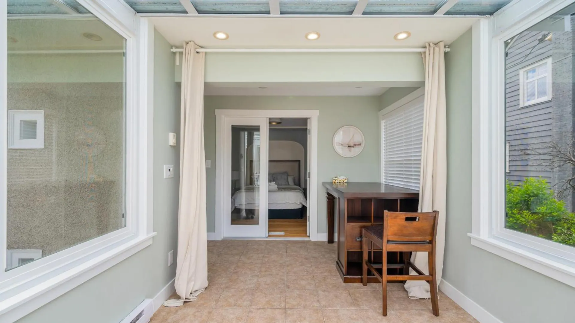 Comfort House In Kerrisdale Private And Shared Rooms Vancouver 0*,